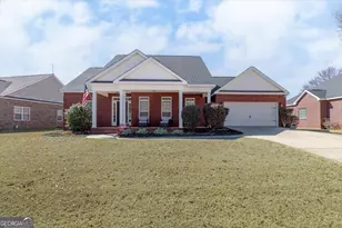 300 Hunts Landing Dr, Kathleen, GA 31047 - Photo 1
