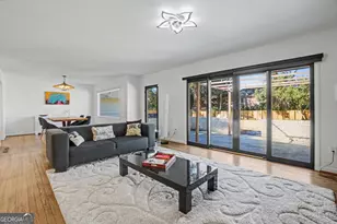 7330 Hunters Branch Dr NE, Atlanta, GA 30328 - Photo 19