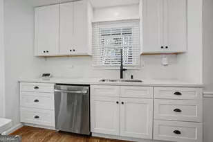 7330 Hunters Branch Dr NE, Atlanta, GA 30328 - Photo 21