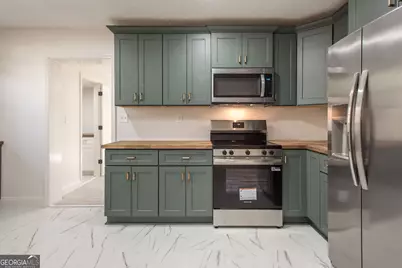 315 Strickland Avenue, Blackshear, GA 31516 - Photo 13