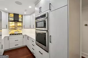 26304 Plantation Dr NE, Atlanta, GA 30324 - Photo 9