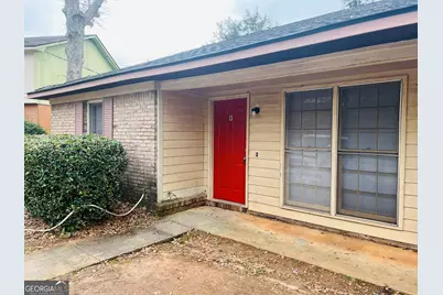 104 Peactree Court #UNIT B, Lagrange, GA 30241 - Photo 1