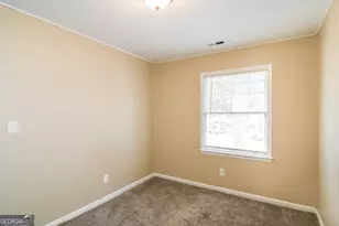 624 Robert E Lee Pkwy, Jonesboro, GA 30238 - Photo 7