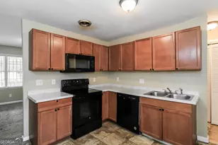 624 Robert E Lee Pkwy, Jonesboro, GA 30238 - Photo 3