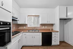 5700 Deerfield Trail, Atlanta, GA 30349 - Photo 21