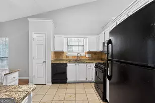 716 Shore Ln, Lithonia, GA 30058 - Photo 17