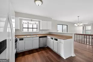 1142 Chapman Cir, Stone Mountain, GA 30088 - Photo 5