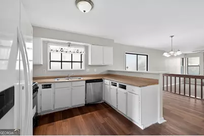 1142 Chapman Circle, Stone Mountain, GA 30088 - Photo 9