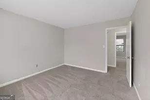 1142 Chapman Cir, Stone Mountain, GA 30088 - Photo 7