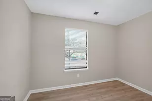 3520 Valley Chase Ct, Lithonia, GA 30038 - Photo 5