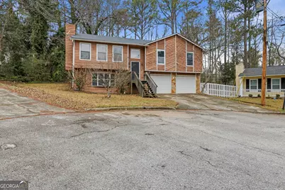 5447 Pepperwood Court, Stone Mountain, GA 30087 - Photo 3