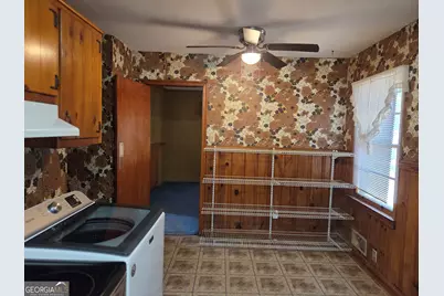 1100 N Parkwood Drive, Forest Park, GA 30297 - Photo 7