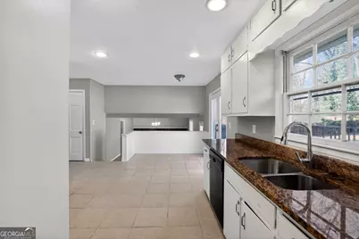 551 Hickory Hills Court, Stone Mountain, GA 30083 - Photo 15