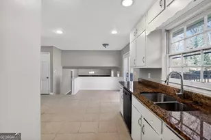 551 Hickory Hills Ct, Stone Mountain, GA 30083 - Photo 15