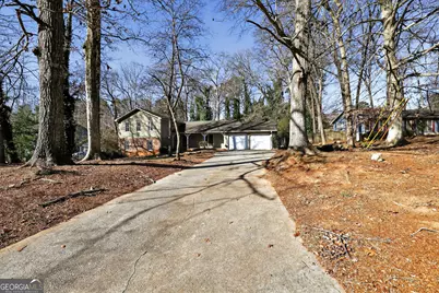 551 Hickory Hills Court, Stone Mountain, GA 30083 - Photo 3