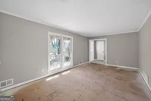 551 Hickory Hills Ct, Stone Mountain, GA 30083 - Photo 11