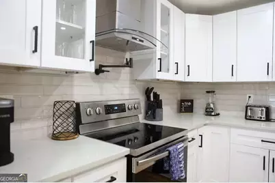 280 W Lake Drive NW, Atlanta, GA 30314 - Photo 11