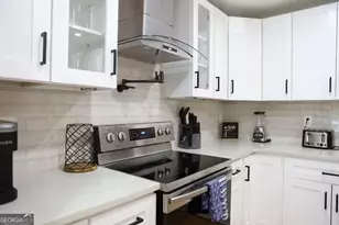 280 W Lake Dr NW, Atlanta, GA 30314 - Photo 11