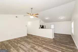 138 Pope Ln, Newnan, GA 30263 - Photo 3