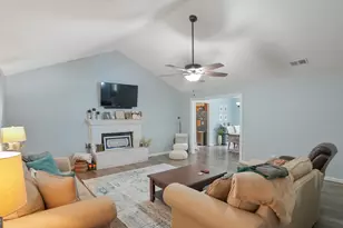 17 Jekyll Island Rd, Jesup, GA 31545 - Photo 9