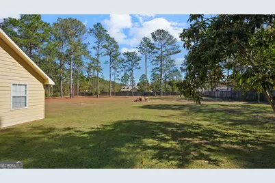 17 Jekyll Island Rd, Jesup, GA 31545 - Photo 25