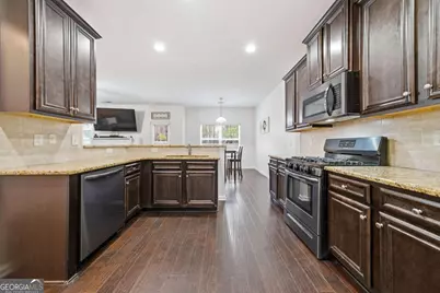 7648 Wrotham Circle, Atlanta, GA 30349 - Photo 9