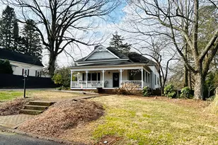 391 Yonah St, Cornelia, GA 30531 - Photo 1