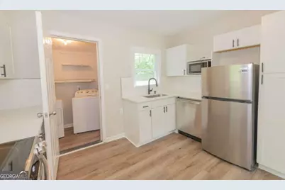 525 Baker Circle NW, Atlanta, GA 30318 - Photo 9