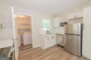 525 Baker Cir NW, Atlanta, GA 30318 - Photo 9