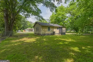 525 Baker Cir NW, Atlanta, GA 30318 - Photo 3