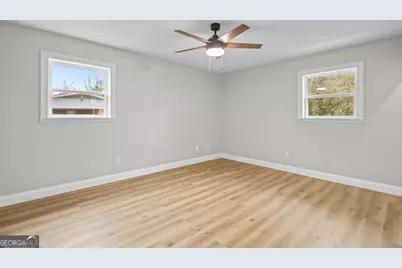 215 Glynn Street, Jesup, GA 31545 - Photo 13