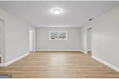 215 Glynn Street, Jesup, GA 31545 - Photo 9