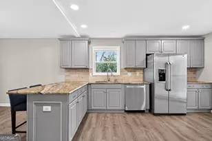 4554 S Landing Dr, Marietta, GA 30066 - Photo 13