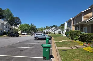 5841 Trent Walk Dr, Lithonia, GA 30038 - Photo 5