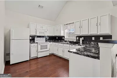 4829 Enclave Drive, Union City, GA 30291 - Photo 9