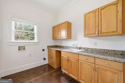 7611 Regency Circle, Sandy Springs, GA 30350 - Photo 17