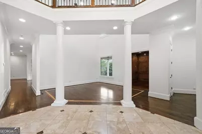 7611 Regency Circle, Sandy Springs, GA 30350 - Photo 3