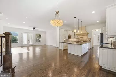 7611 Regency Circle, Sandy Springs, GA 30350 - Photo 19