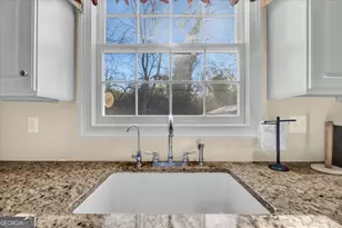 661 E Walton St, Madison, GA 30650 - Photo 17