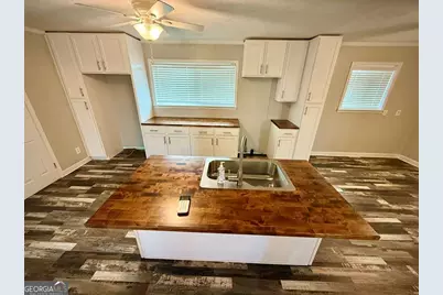 36 N Cromartie Street, Hazlehurst, GA 31539 - Photo 3