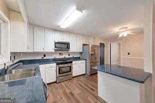 3208 Corktree, Lithonia, GA 30038 - Photo 9