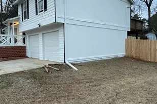 1530 Pin Oak Ln SE, Conyers, GA 30094 - Photo 3