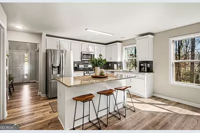 994 Lakeview Drive, Commerce, GA 30529 - Photo 13