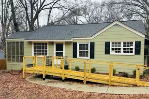 624 W Howell St, Hartwell, GA 30643 - Photo 1