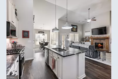 820 Lakeview Bend Circle, Jefferson, GA 30549 - Photo 13