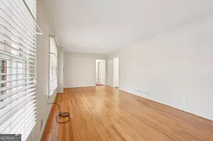 220 Jade Cove Dr, Roswell, GA 30075 - Photo 9