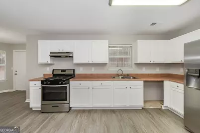 602 Robin Ridge, Stone Mountain, GA 30087 - Photo 5