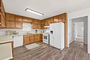 2 Cindy Ct, Hampton, GA 30228 - Photo 7