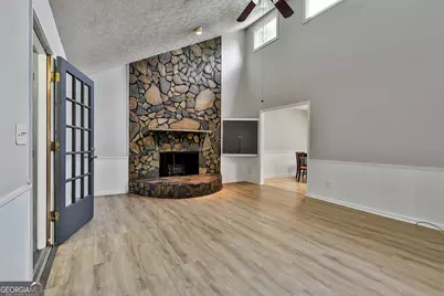 9138 Sunset Drive, Jonesboro, GA 30238 - Photo 7