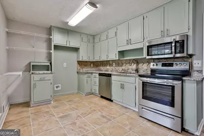 9138 Sunset Drive, Jonesboro, GA 30238 - Photo 11